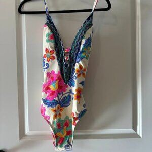 NWT Cupshe Boho Floral Plunging Slim & Sculpt One Piece Swimsuit Size S
